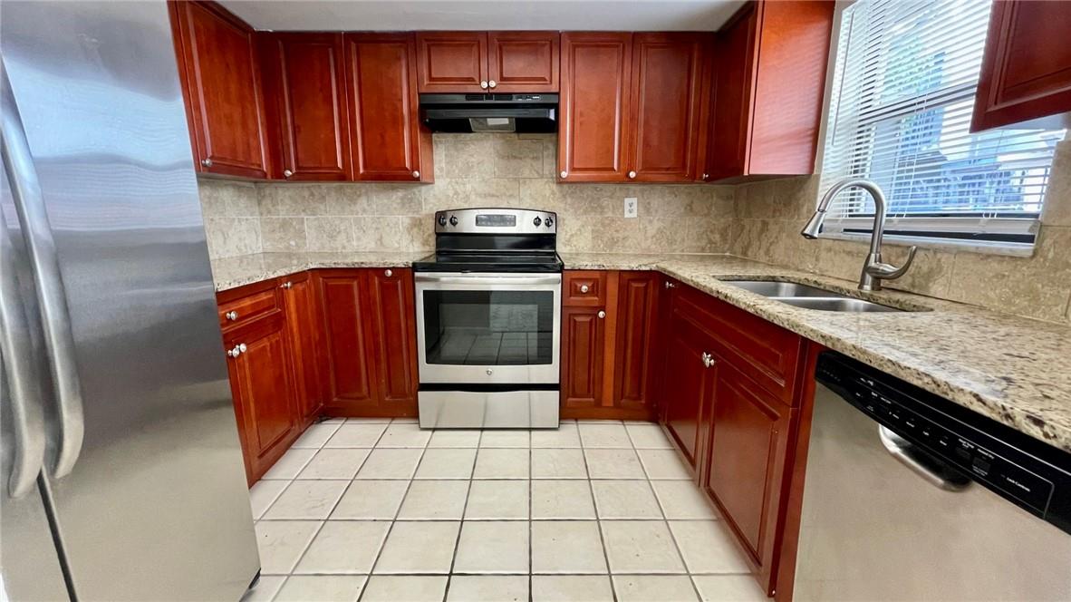 This 3 bedroom 2 bath triplex is a great find! It features freshly painted walls, tile throughout, an upgraded kitchen with stainless steel appliances, and upgraded baths. The master bedroom has a walk in closet, which is a great bonus. The free laundry facility is a great convenience, and the community swimming pool. NO PETS. 1st and 2 Security Deposits to move in. Professionally Managed by Home Solutions Property Management. AGENTS PLEASE REVIEW BROKER REMARKS WITH YOUR CLIENTS PRIOR TO SHOWING