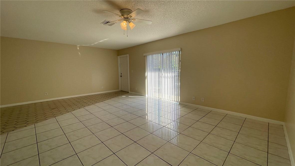CASTLEWOOD - Residential Lease