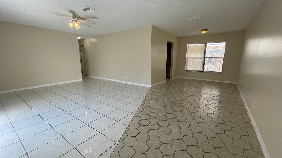 CASTLEWOOD - Residential Lease