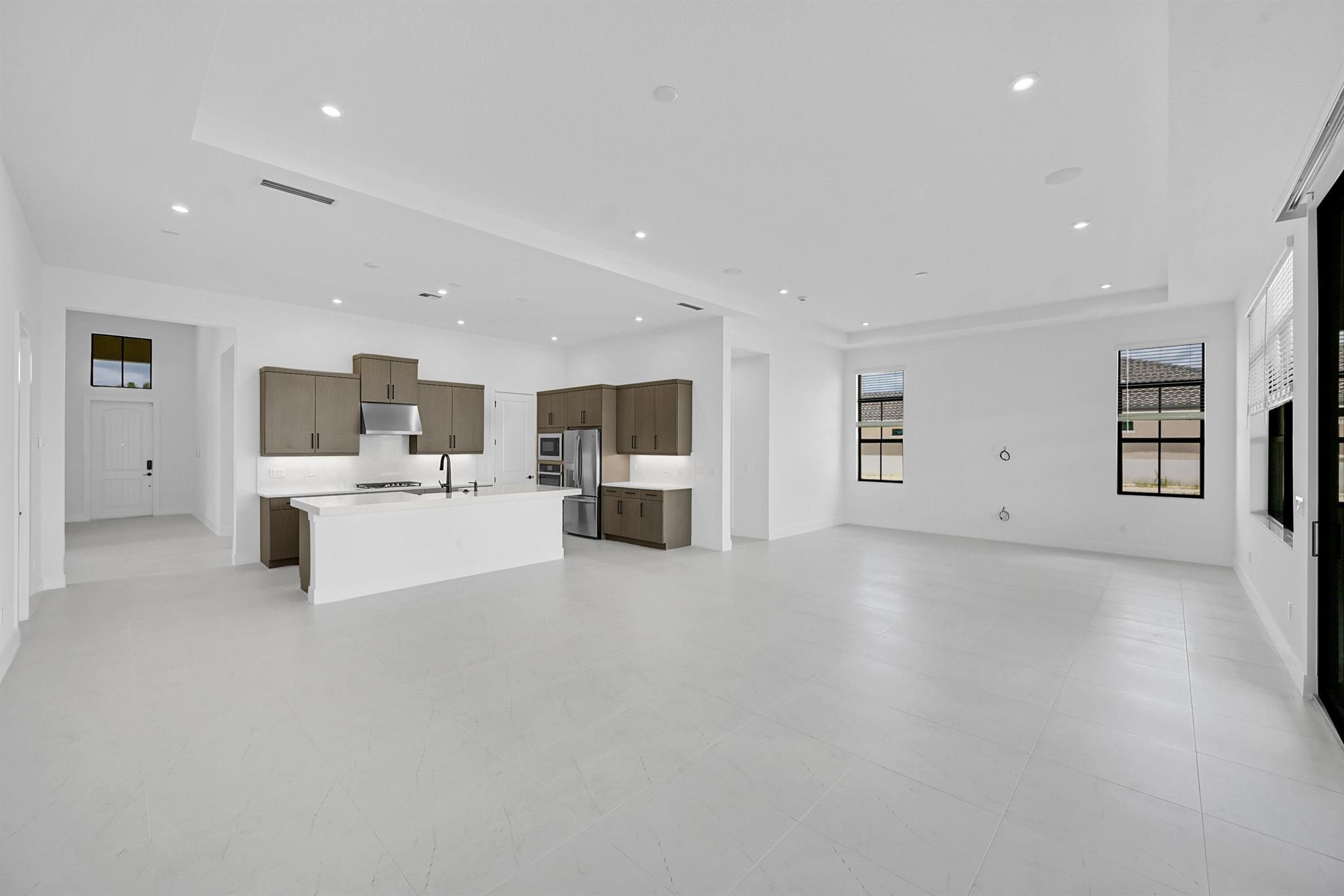 9528 St. Germain Drive, Palm Beach Gardens, FL, 33412/$1,174,900 1 9528 St. Germain Drive