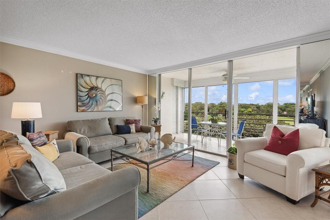 PALM AIRE COUNTRY CLUB - Residential