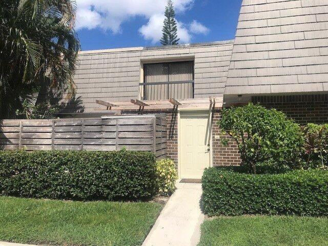 WELCOME HOME TO THIS FULLY UPDATED 2/2.5 TOWNHOME WITH ADDITIONAL OFFICE ON THE FIRST FLOOR! RELAX ON THE SPACIOUS PRIVATE PATIO. FULL WASHER AND DRYER. STAINLESS STEEL APPLIANCES. NEW FLOORING THROUGHOUT. BATHROOMS HAVE NEW VANITIES AND FIXTURES. PLENTY OF STORAGE IN THE SPACIOUS CLOSETS.