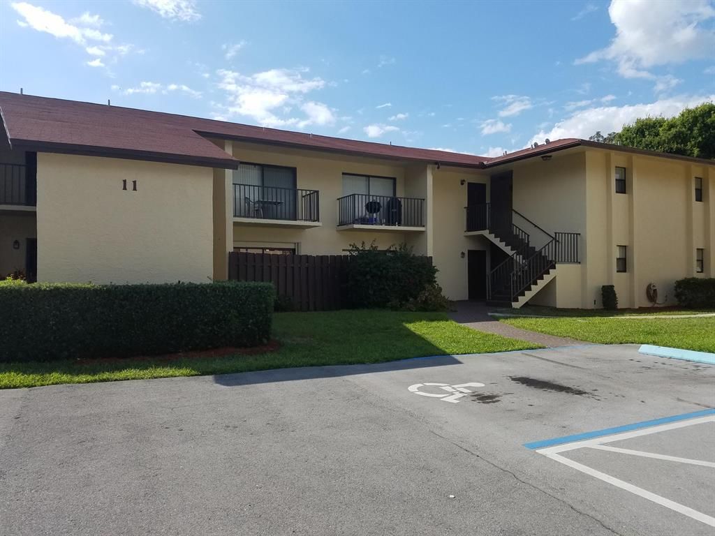 Photo of 2050 Oleander Boulevard #11-202, Fort Pierce, FL 34950 (MLS # R10715257)