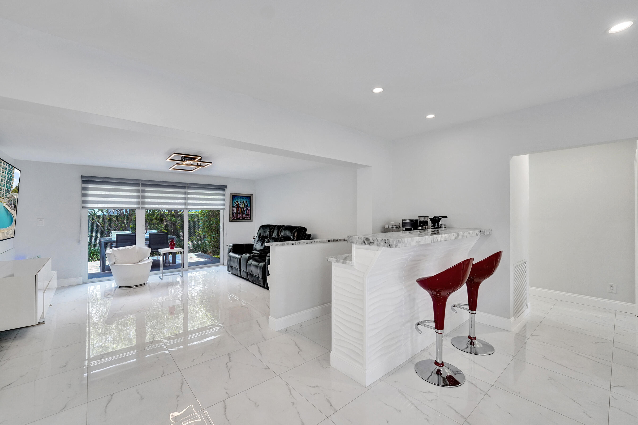 PALM CLUB CO-OP - Residential