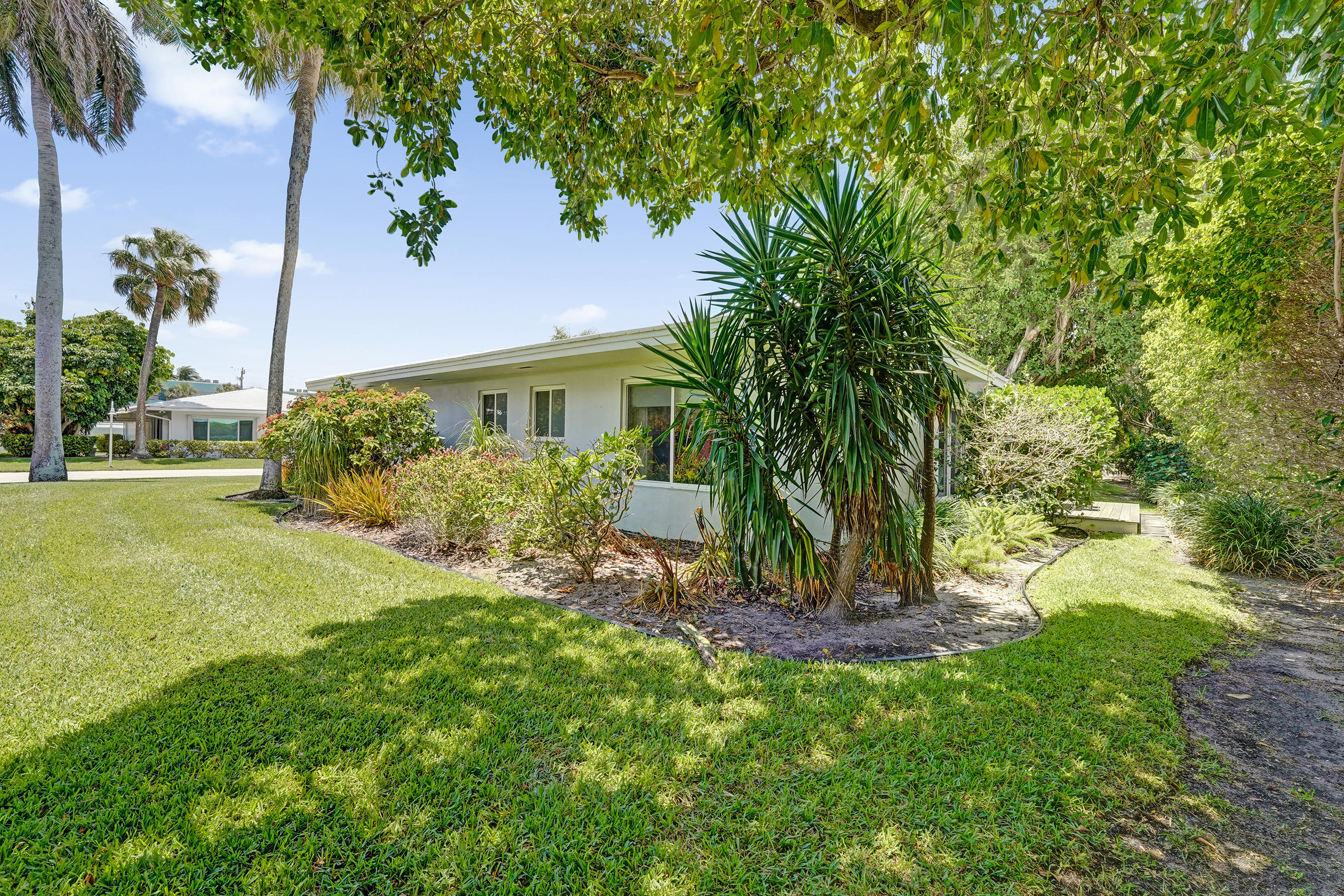 PALM CLUB CO-OP - Residential