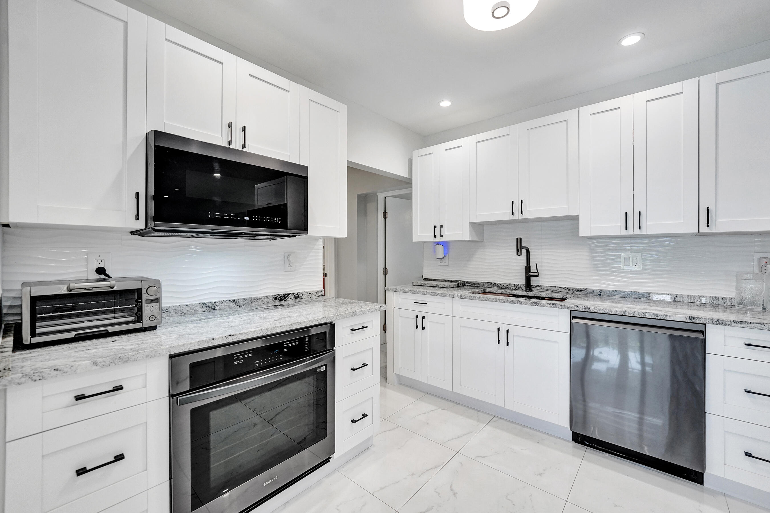 PALM CLUB CO-OP - Residential