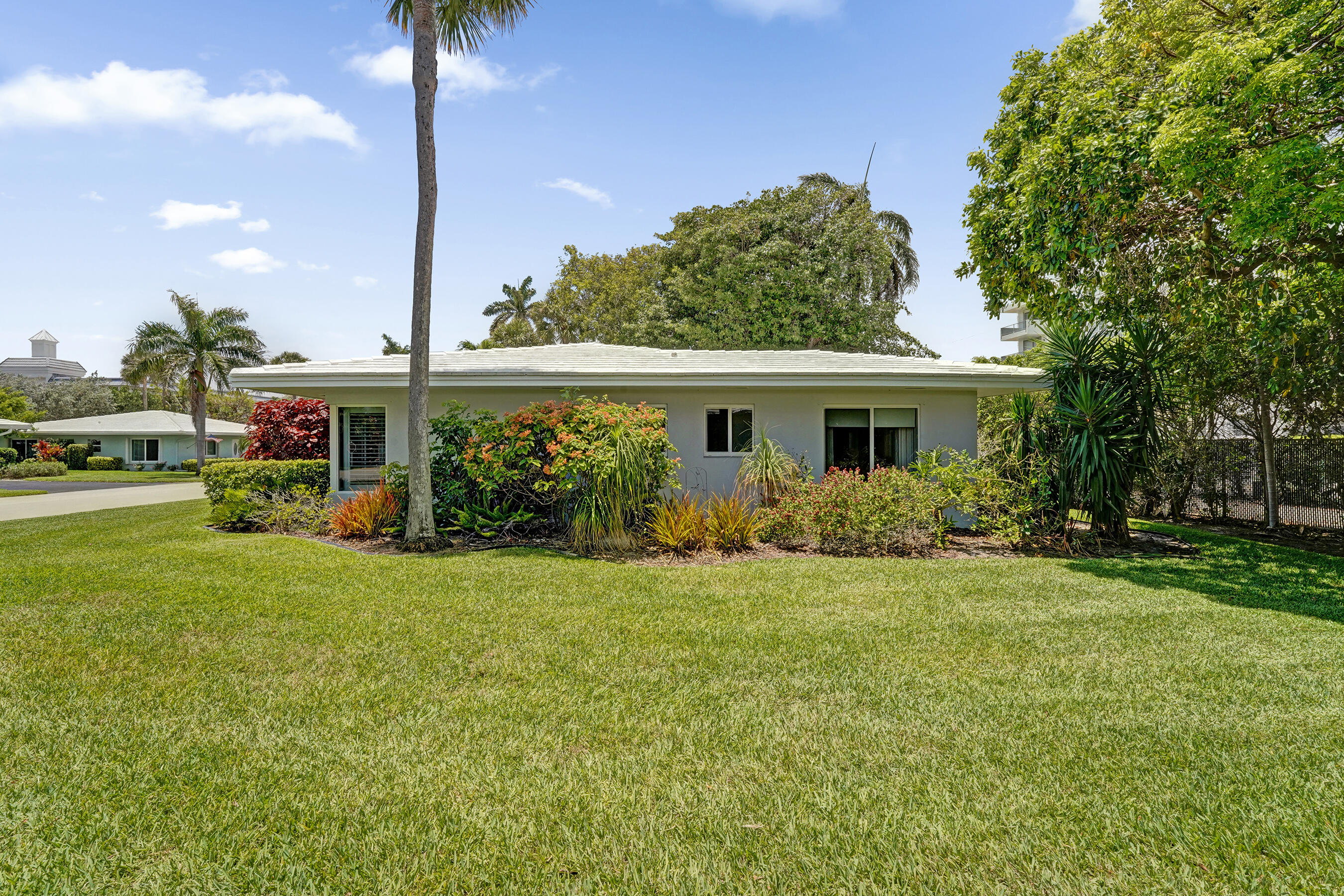 PALM CLUB CO-OP - Residential