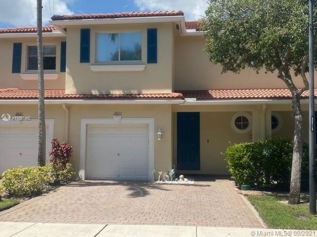 Photo of 2823 S Evergreen Circle, Boynton Beach, FL 33426 (MLS # B26032014)