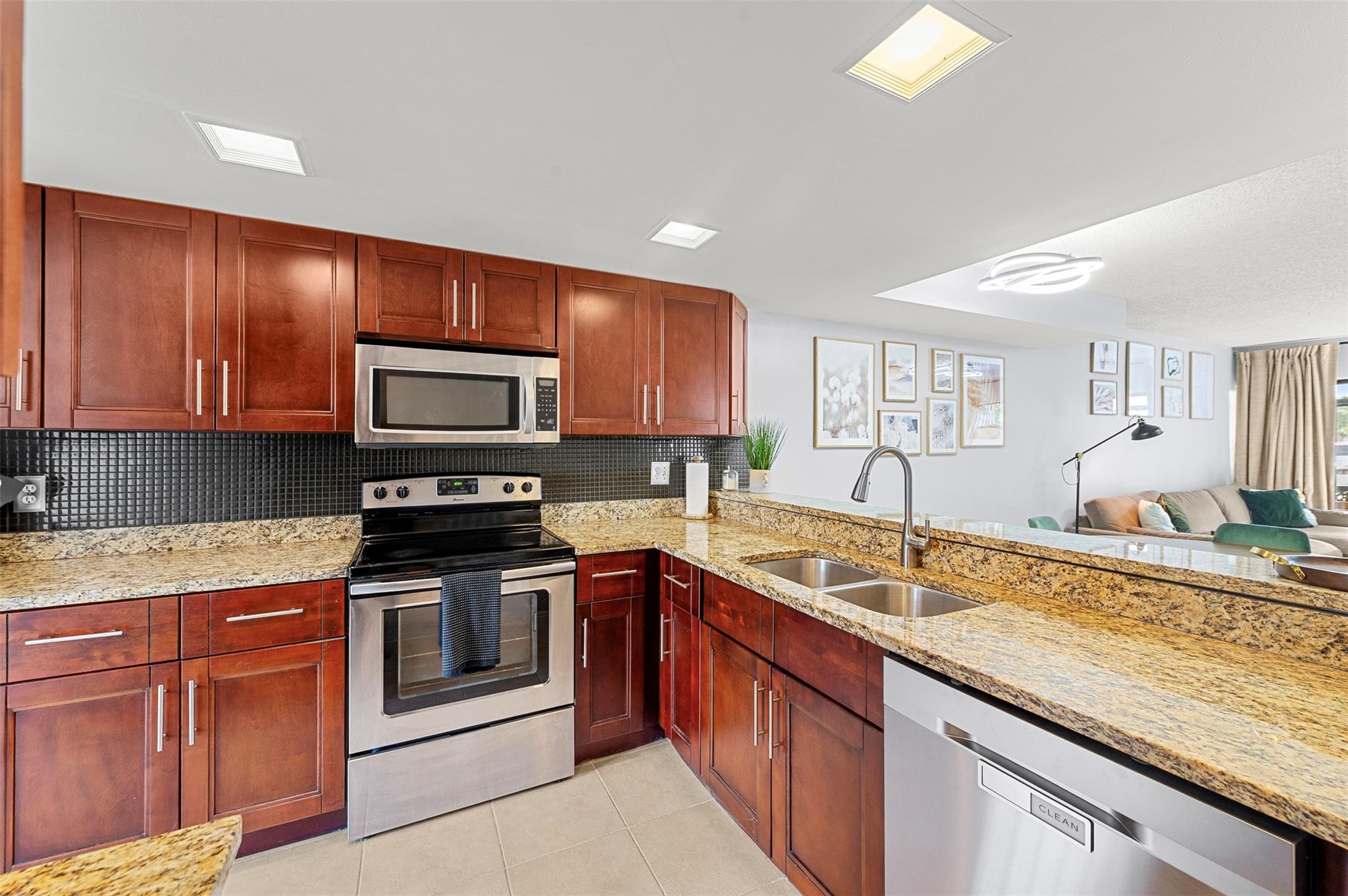 Townhomes at Orange Drive - Residential