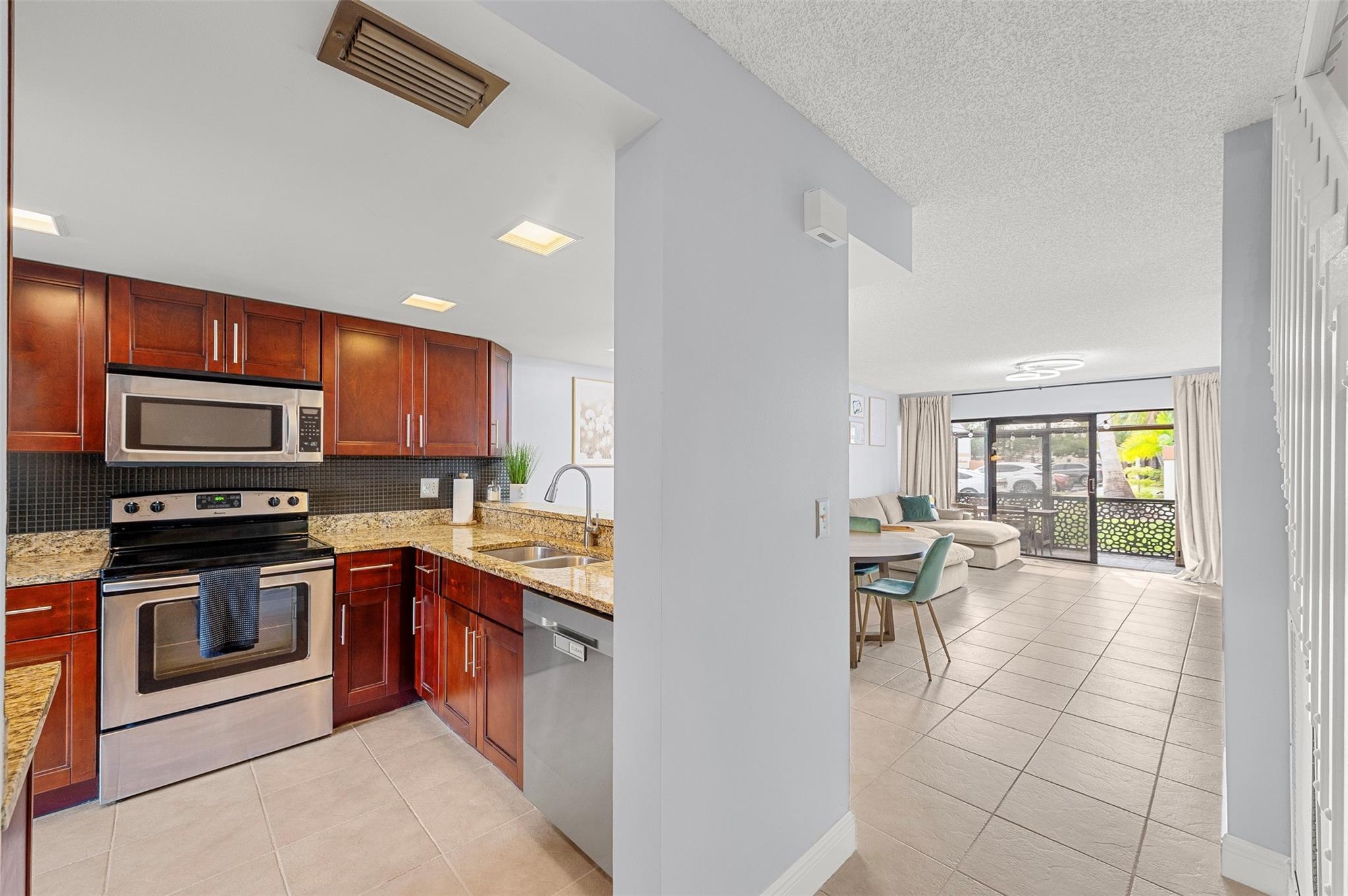 Townhomes at Orange Drive - Residential