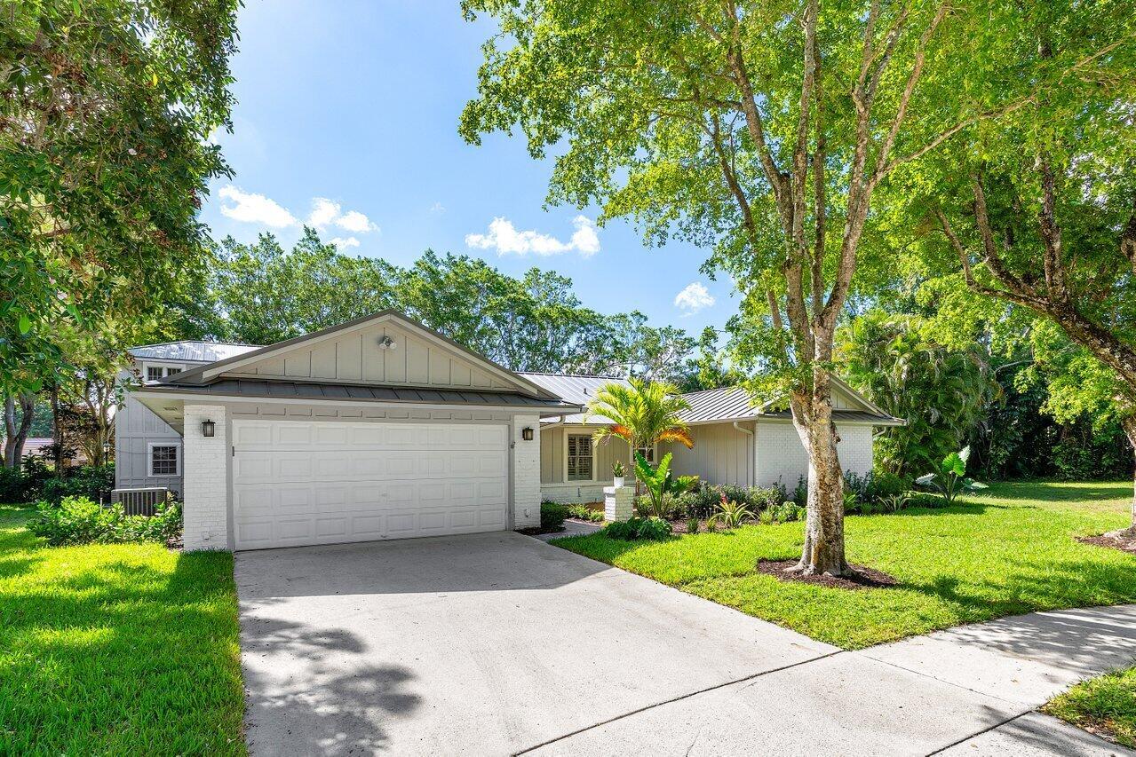 3356 NW 24th Way, Boca Raton, FL, 33431/$1,995,000 2 3356 NW 24th Way