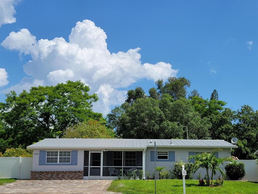 Photo of 2406 Nebraska Avenue, Fort Pierce, FL 34950 (MLS # R10889673)