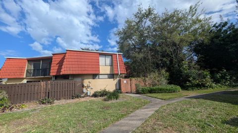 JUST LISTED PALM BEACH COUNTY BANK OWNED PROPERTIES 22970 Oxford Place D Boca Raton FL 33433