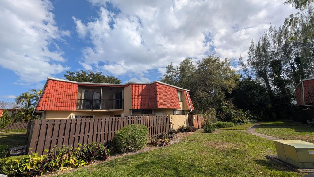 Photo of 22970 Oxford Place #D, Boca Raton, FL 33433 (MLS # R11167074)