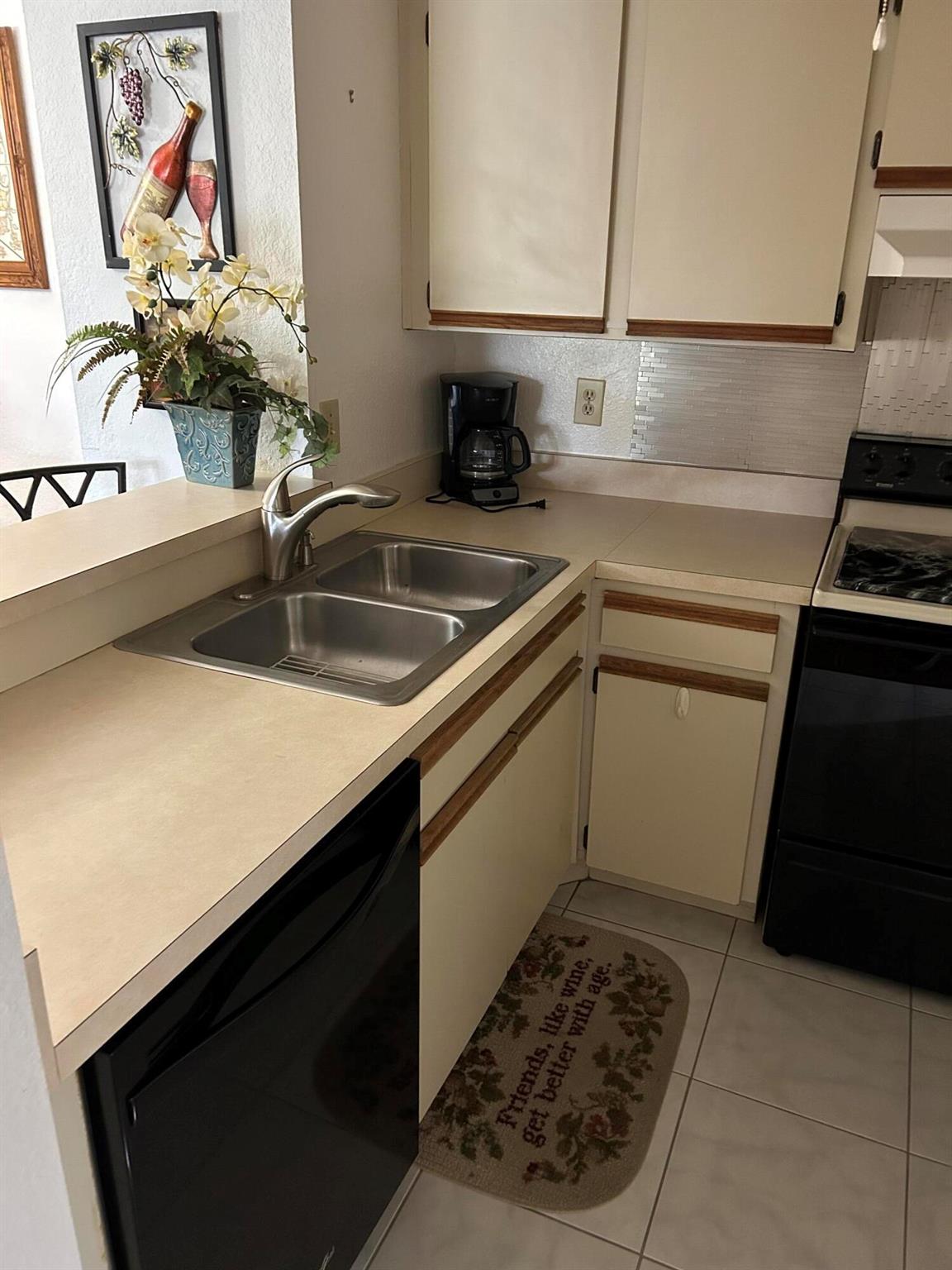 MIDPORT PLACE I, A CONDOM - Residential