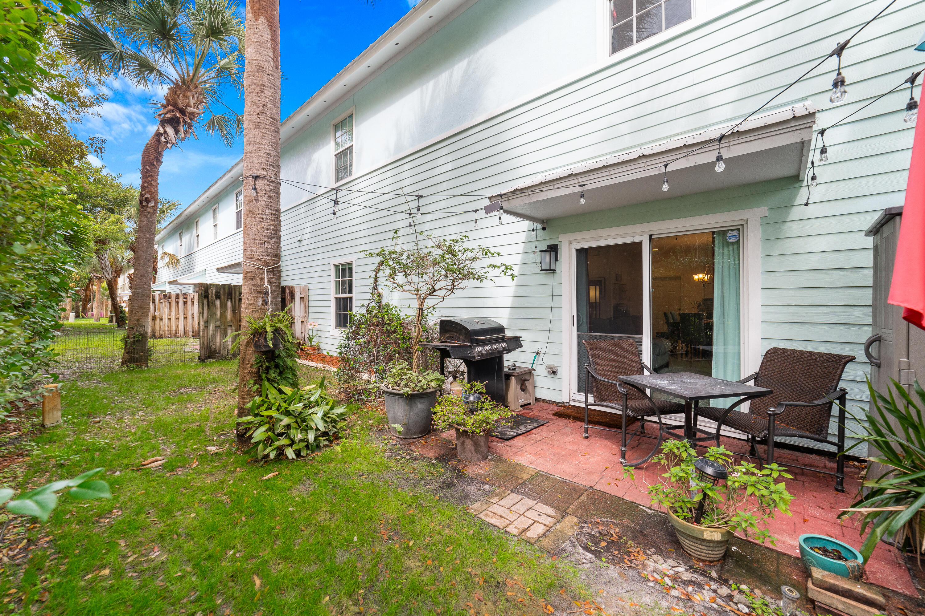 VILLA PALMS CONDO - Residential