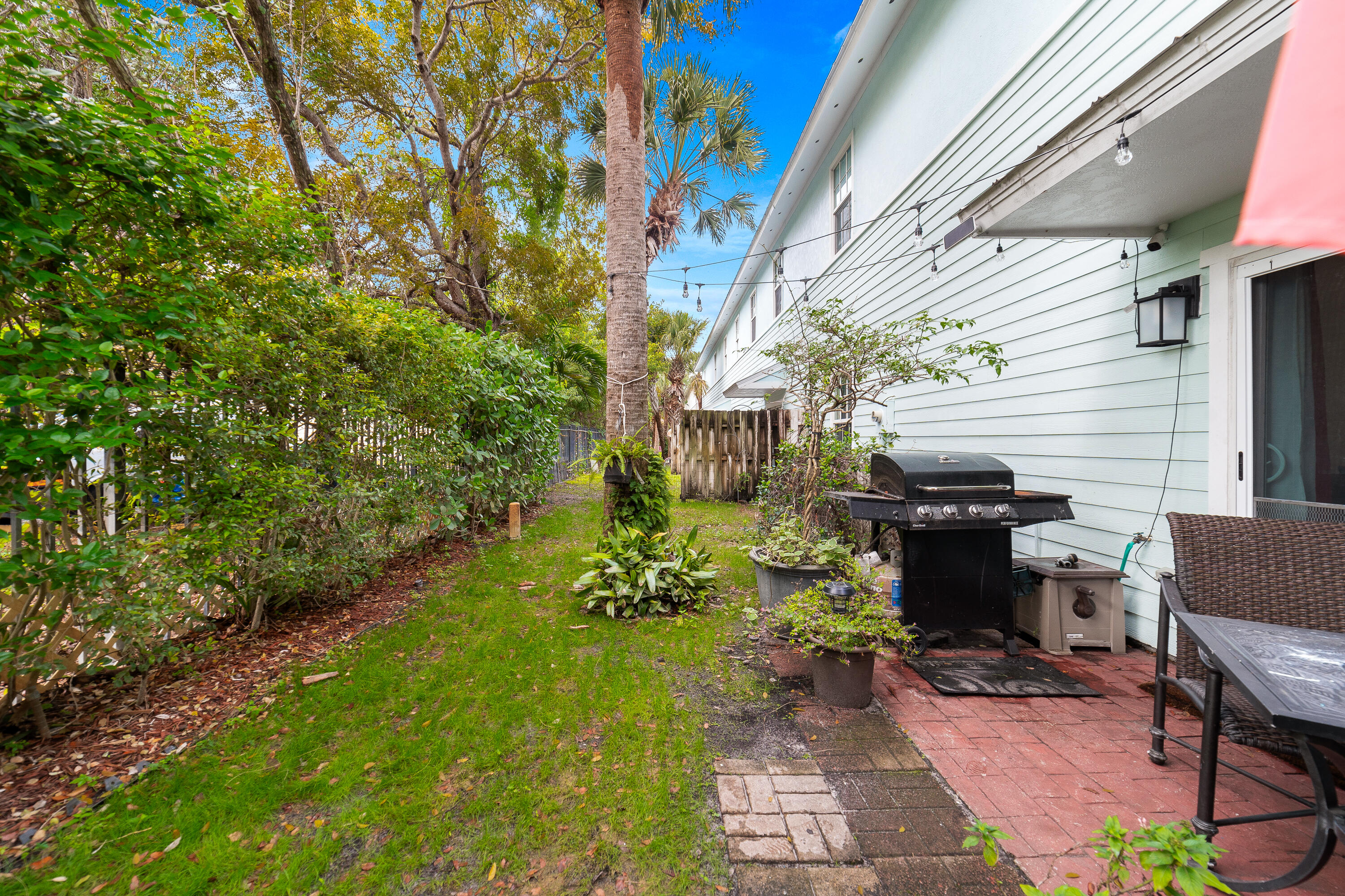 VILLA PALMS CONDO - Residential