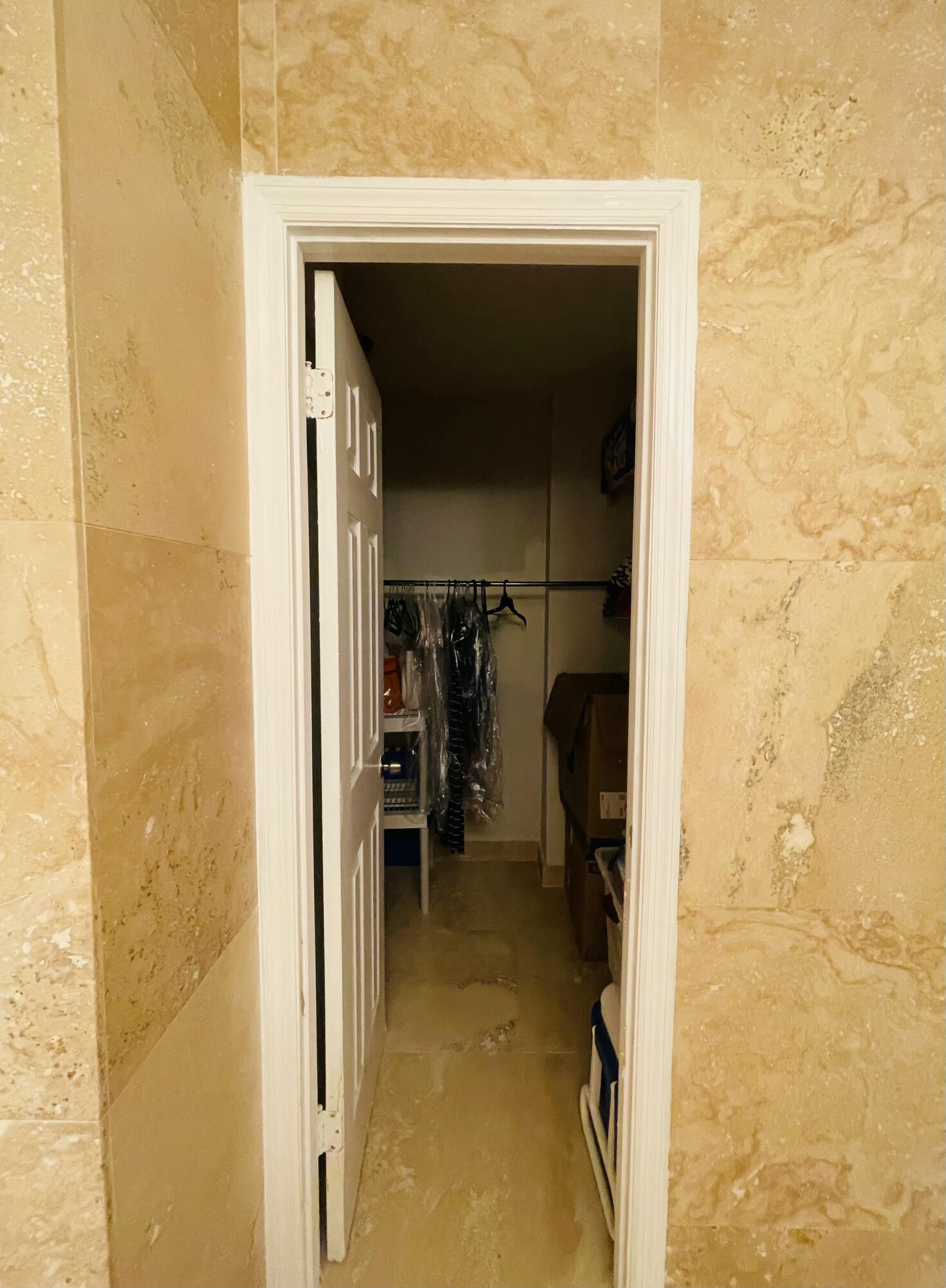 PORT DE MER CONDO - Residential Lease