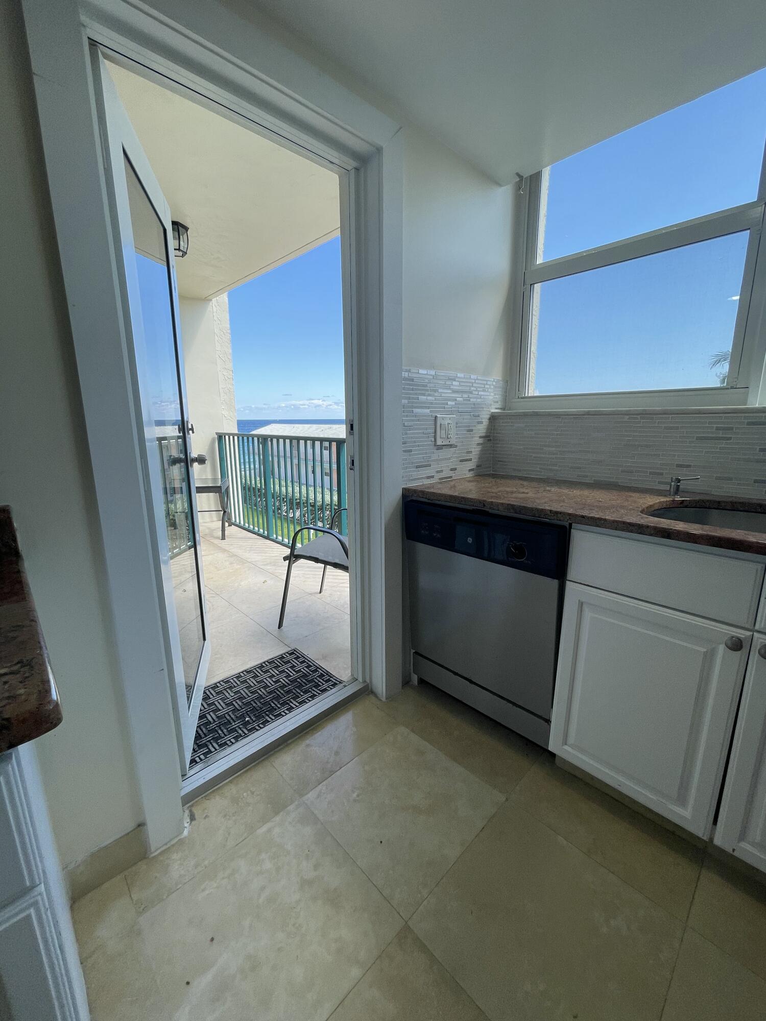 PORT DE MER CONDO - Residential Lease