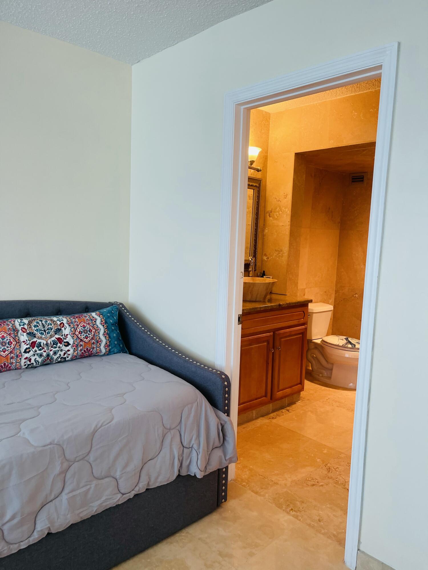 PORT DE MER CONDO - Residential Lease