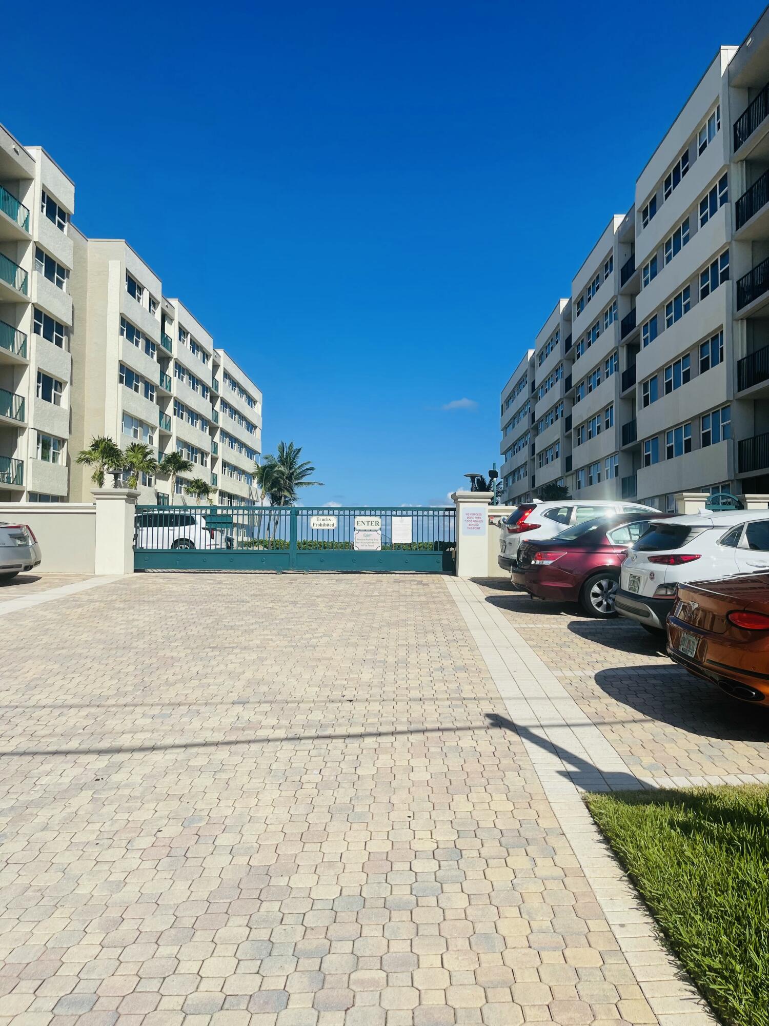 PORT DE MER CONDO - Residential Lease