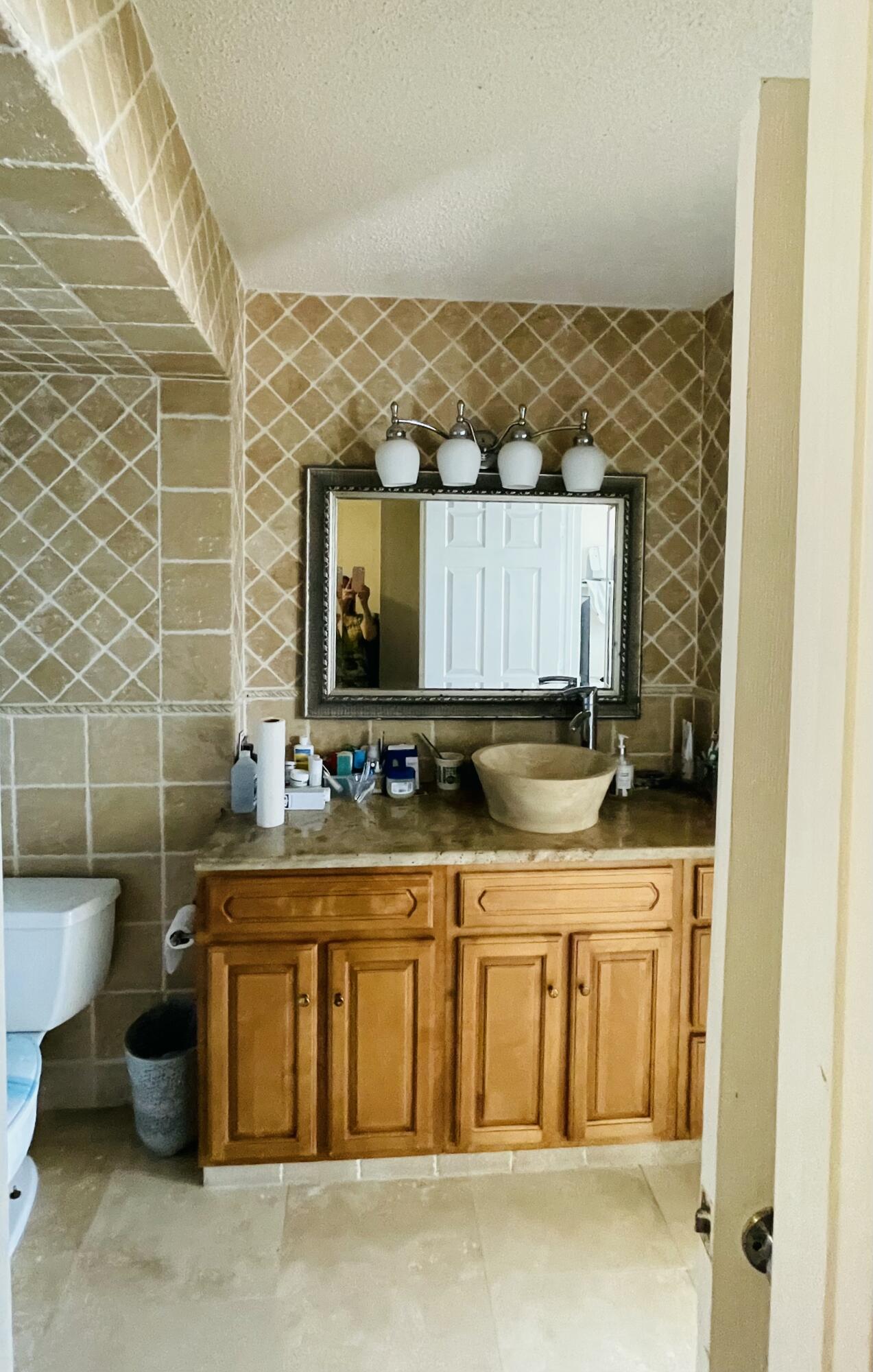 PORT DE MER CONDO - Residential Lease