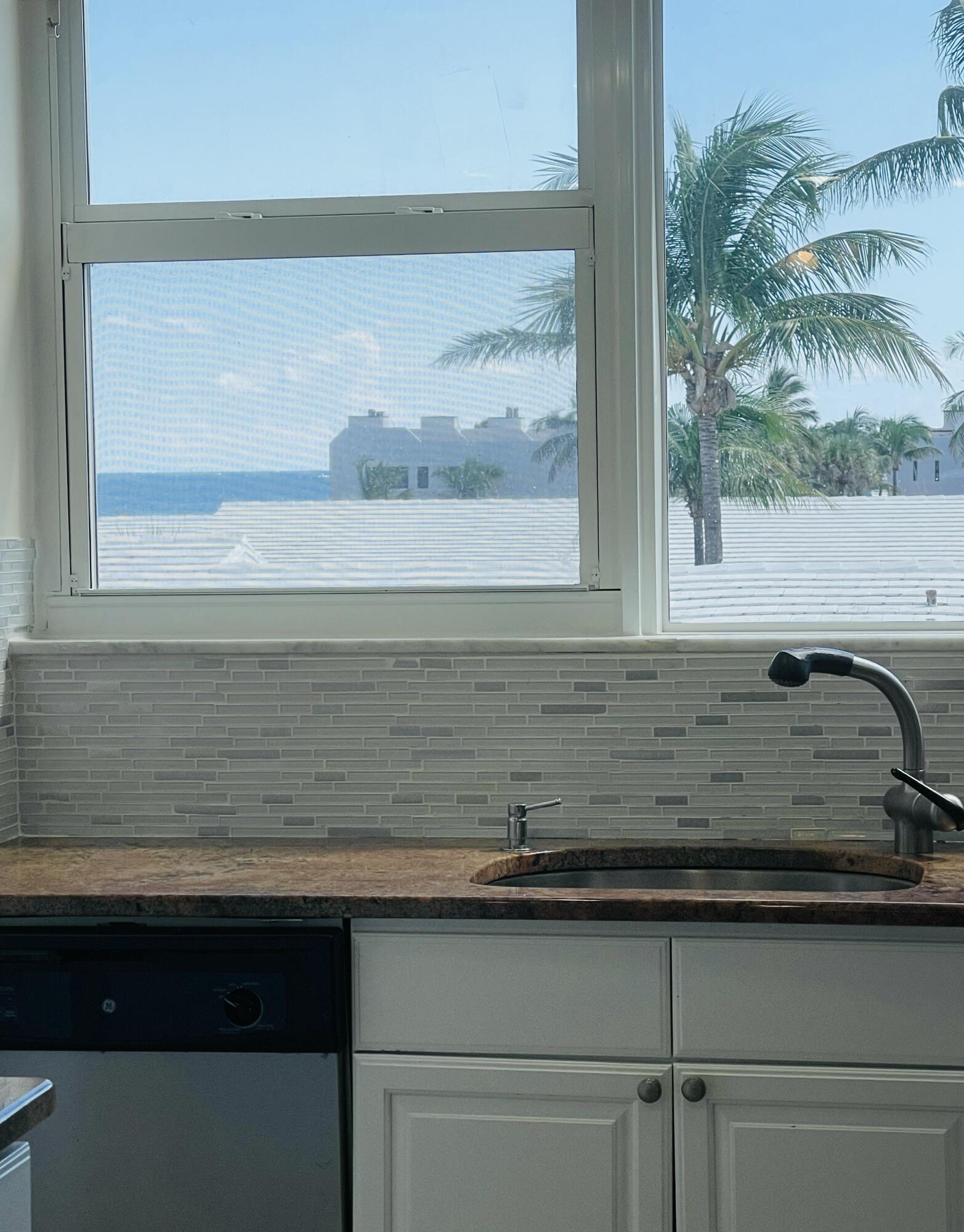 PORT DE MER CONDO - Residential Lease