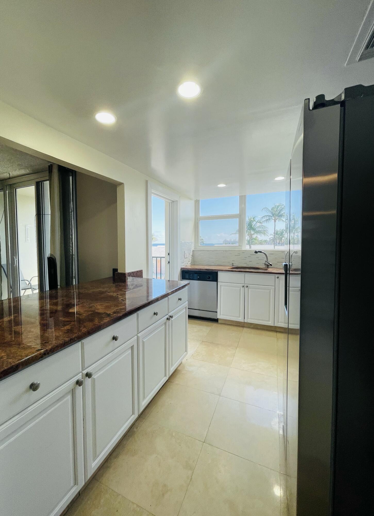 PORT DE MER CONDO - Residential Lease