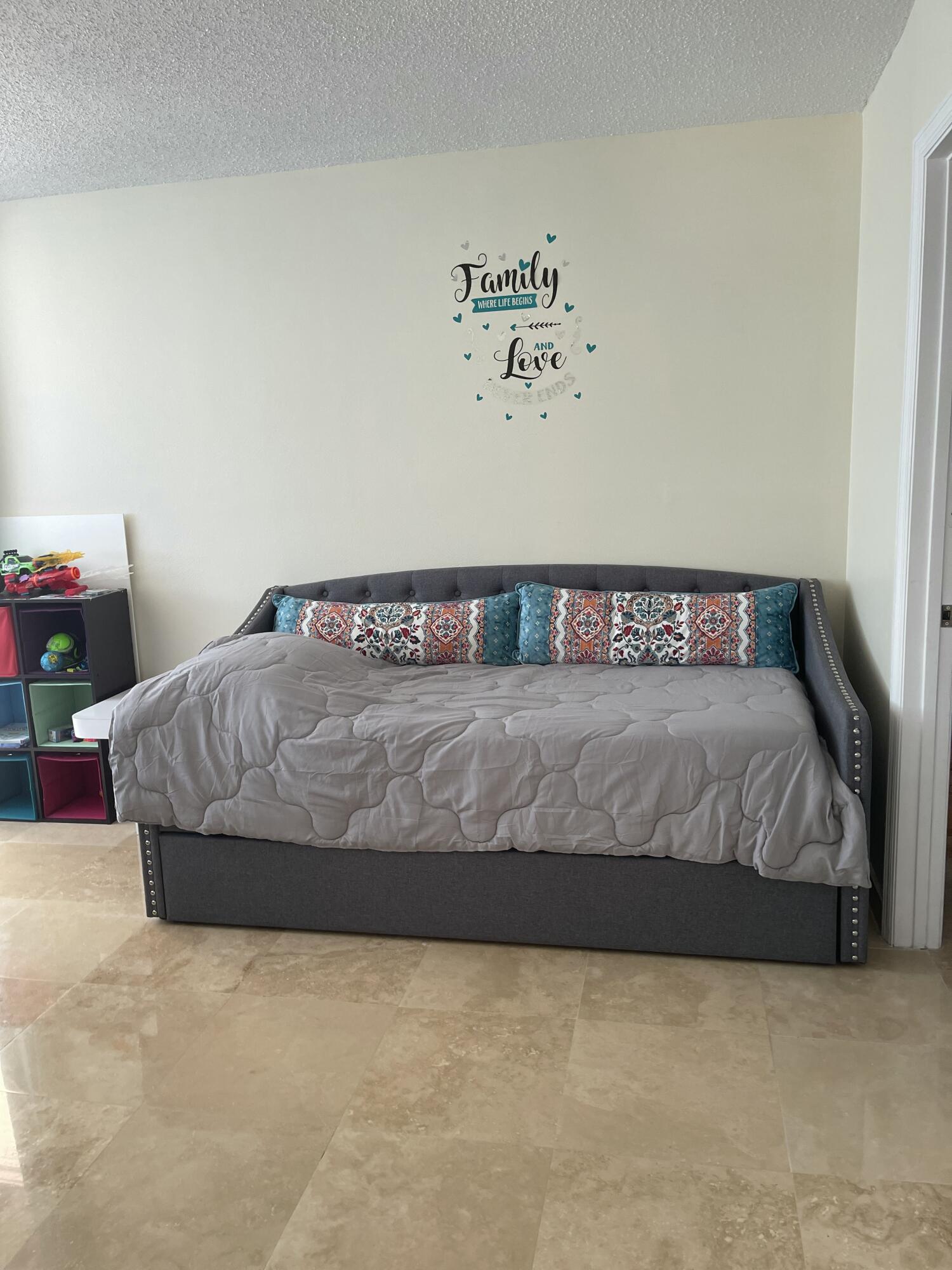 PORT DE MER CONDO - Residential Lease