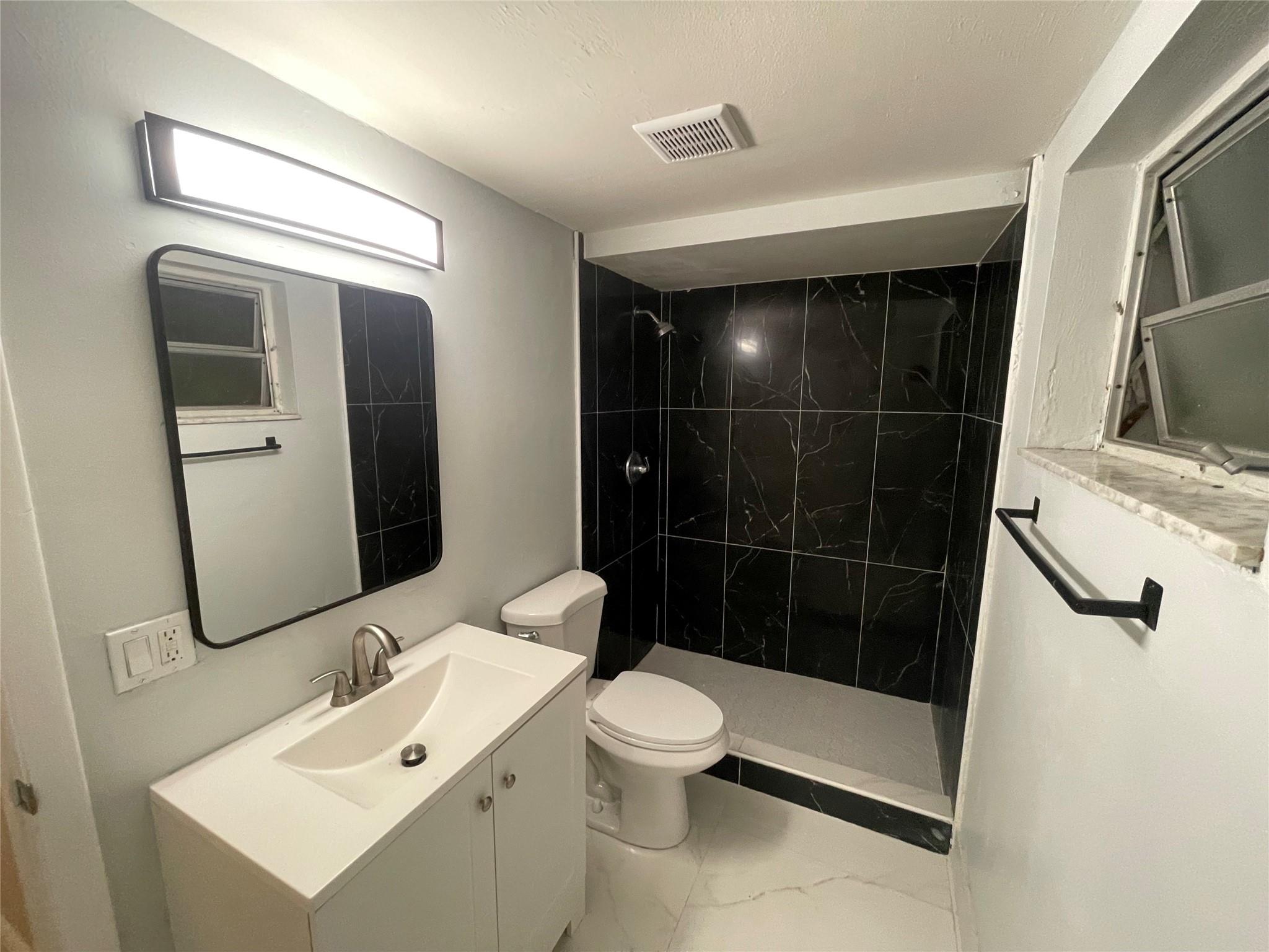 395 SW 15th St 5