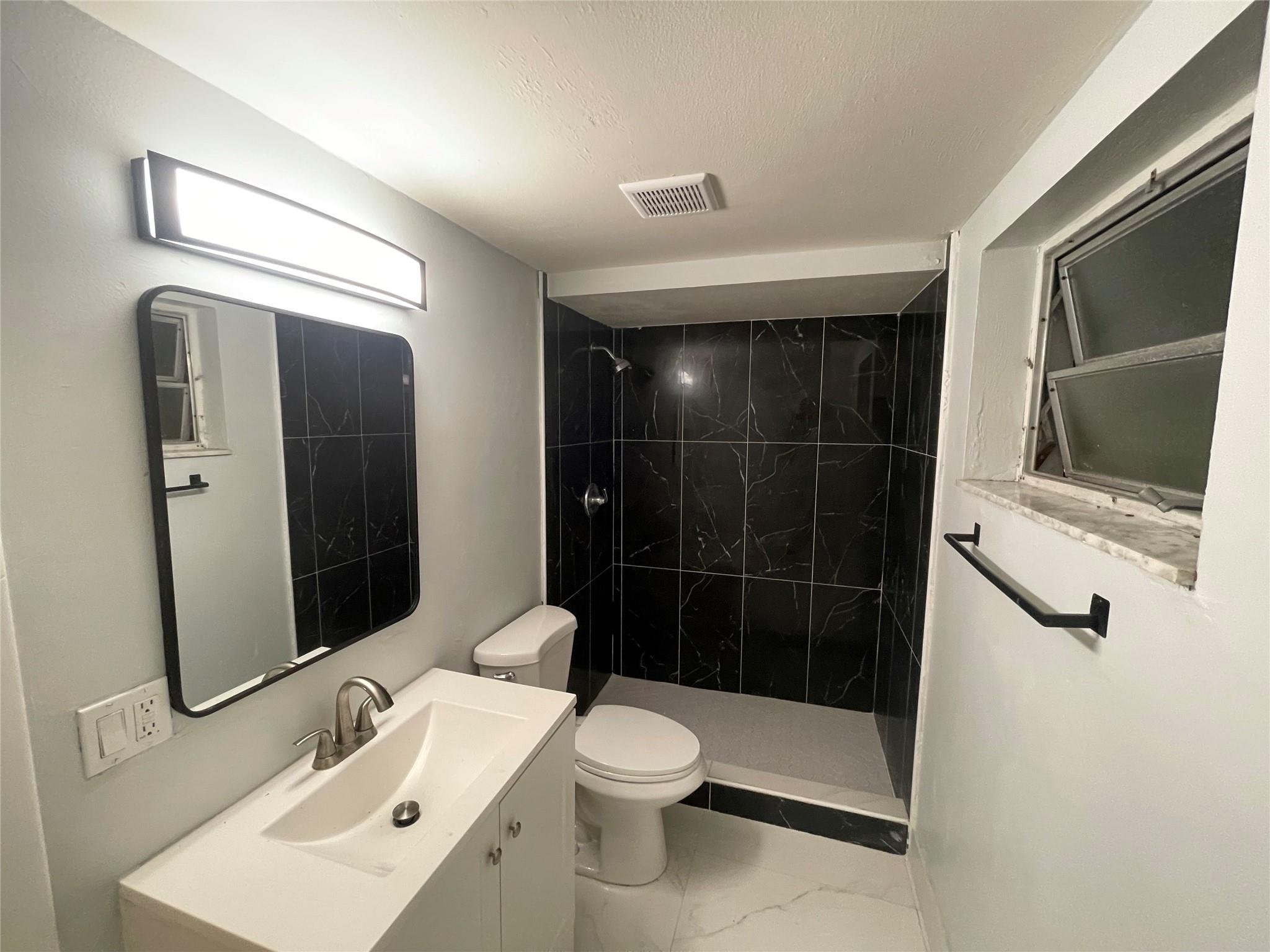 395 SW 15th St 5