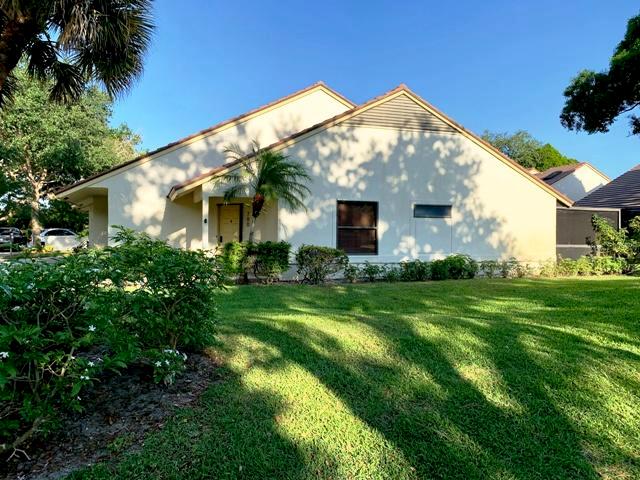 VILLAS OF GLENGARY - Residential