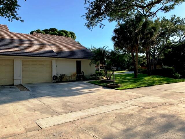 VILLAS OF GLENGARY - Residential