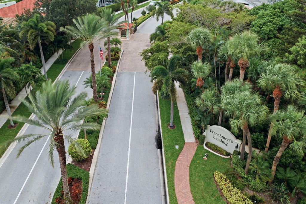 Photo of 12871 La Rochelle Circle, Palm Beach Gardens, FL 33410 (MLS # B26078079)