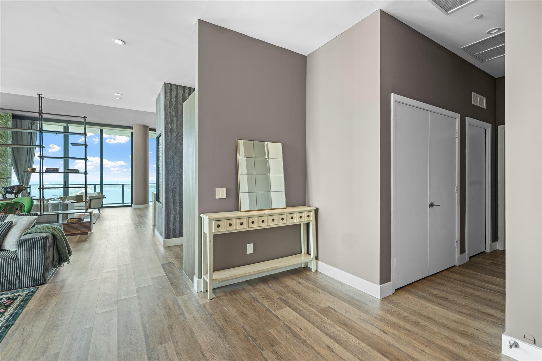 480 NE 31st Street PH5104