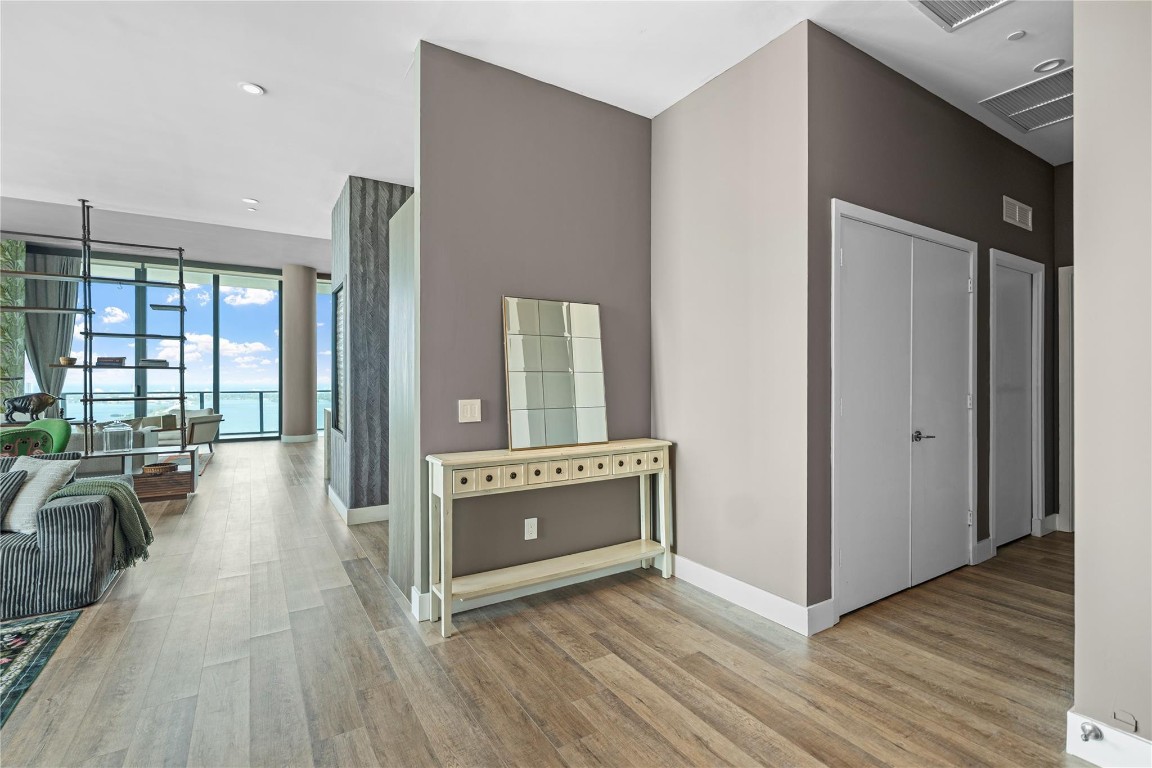 480 NE 31st Street PH5104