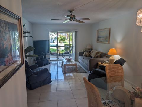 Condominium in Pompano Beach FL 2050 39th St St.jpg