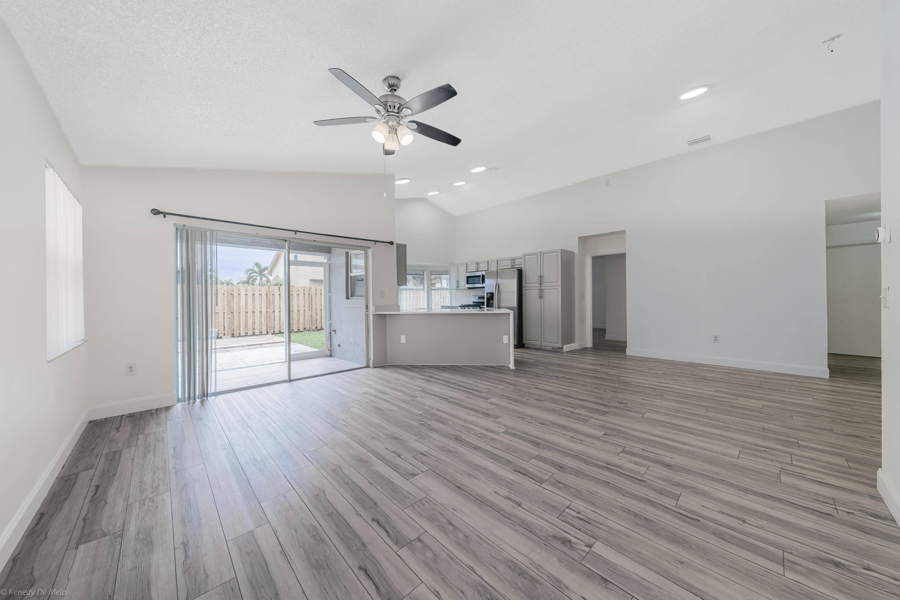 SAWGRASS ESTATES - Residential