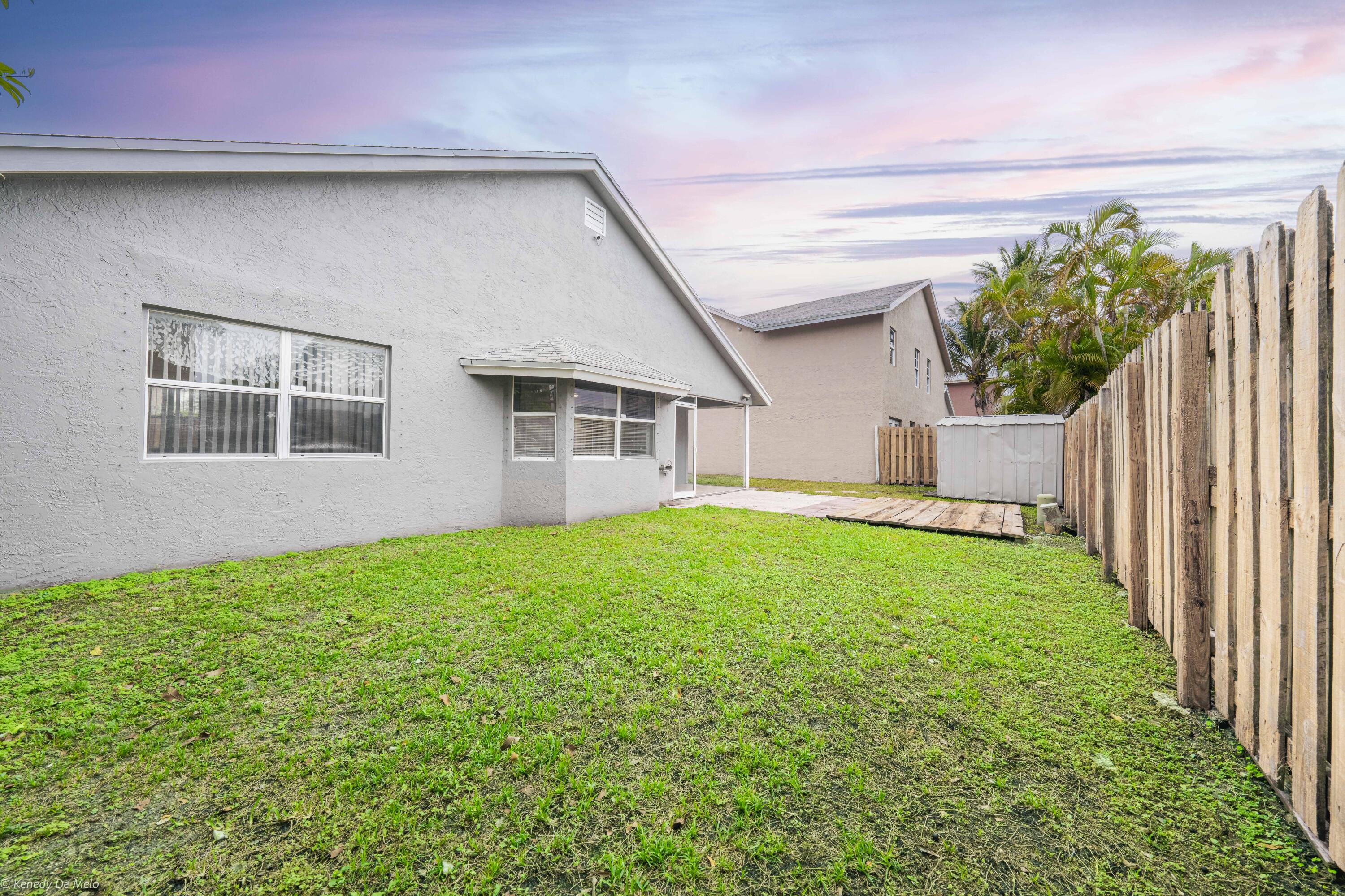 SAWGRASS ESTATES - Residential