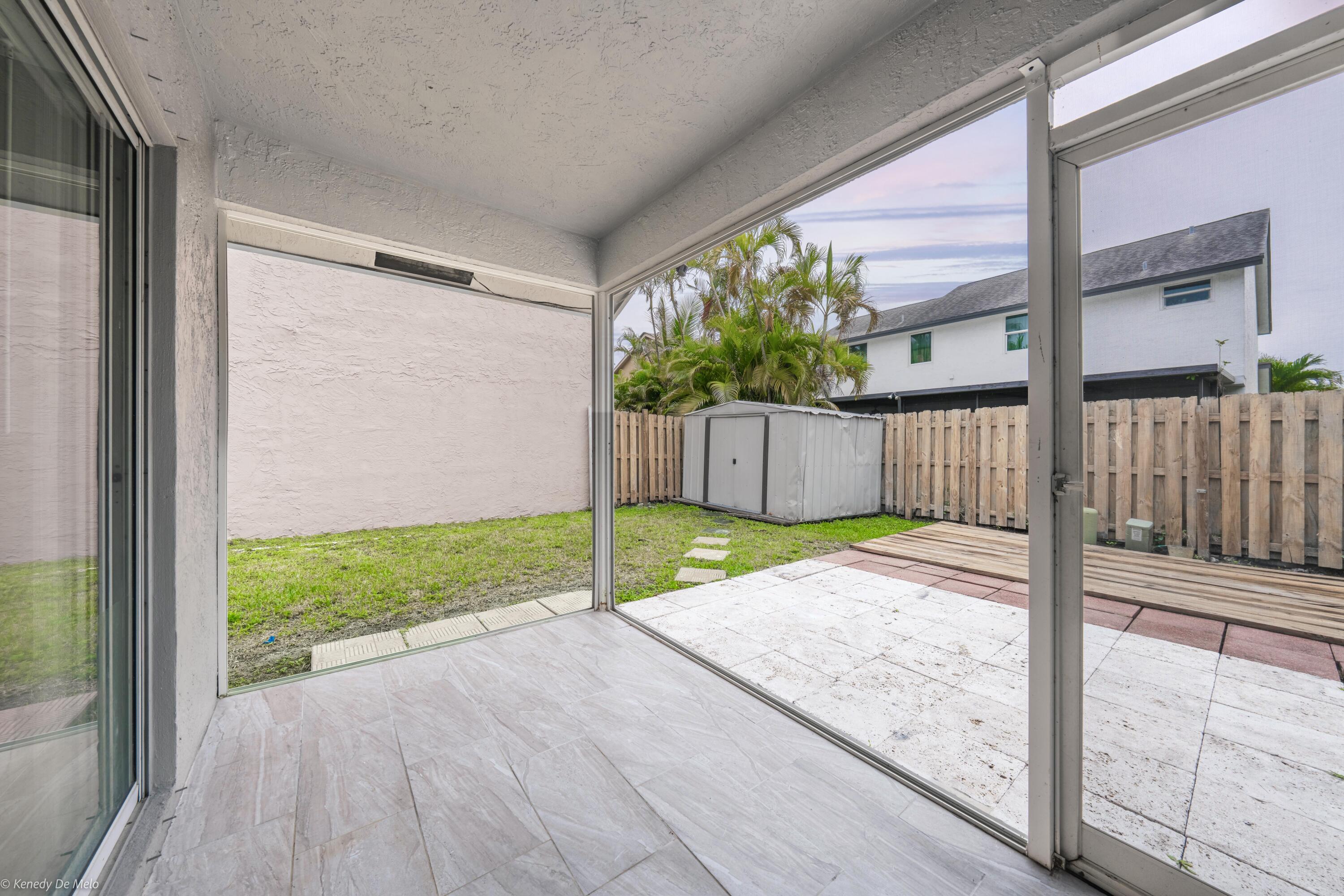 SAWGRASS ESTATES - Residential