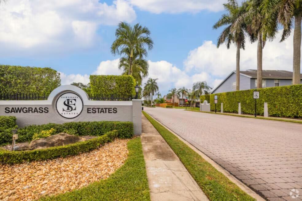 SAWGRASS ESTATES - Residential