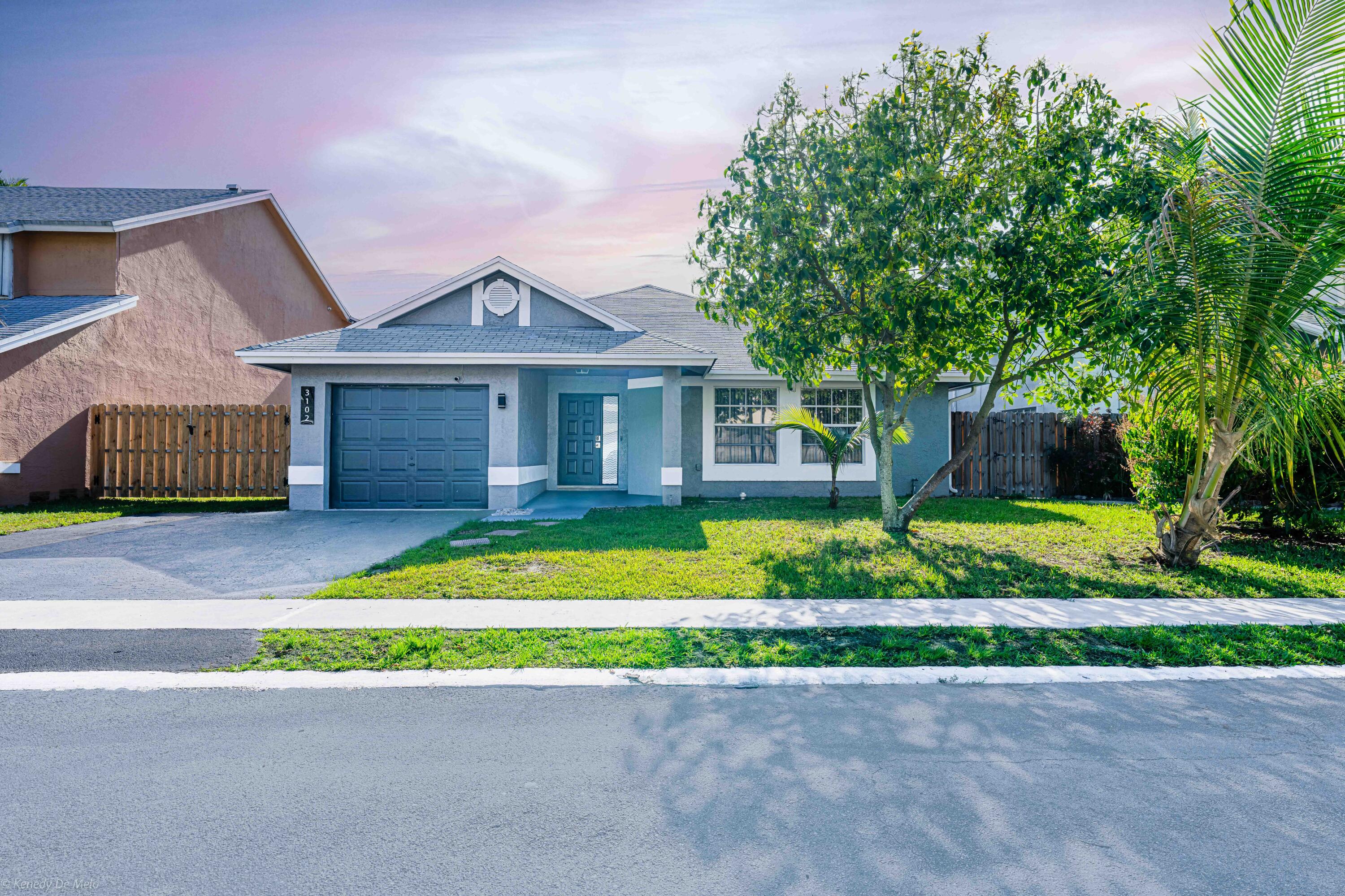 SAWGRASS ESTATES - Residential