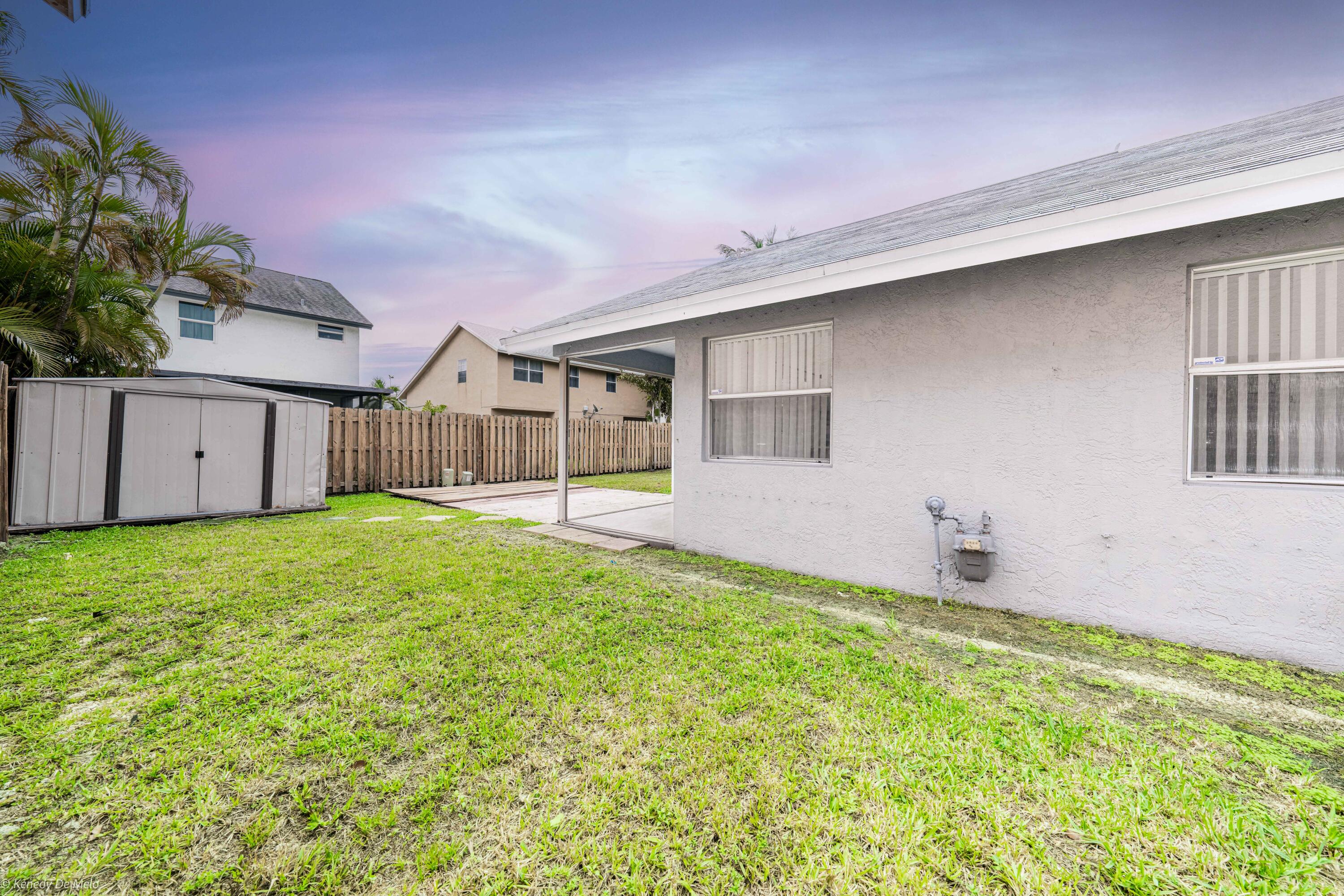 SAWGRASS ESTATES - Residential