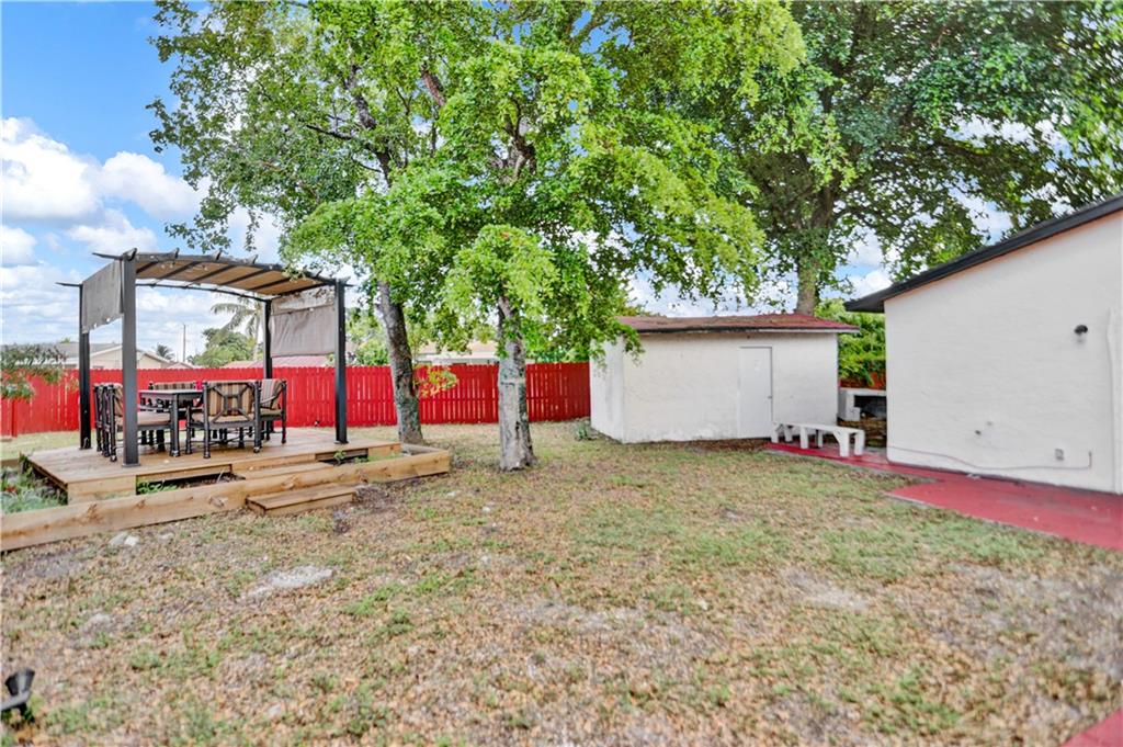 Arch Estates 71-6 B - Residential