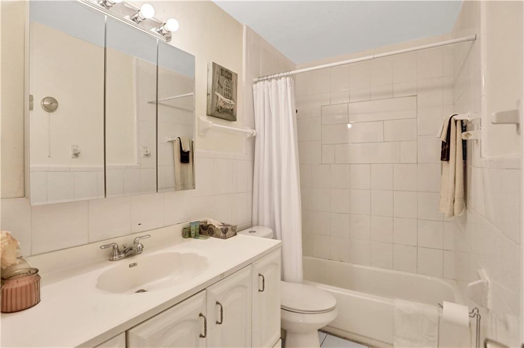 Arch Estates 71-6 B - Residential