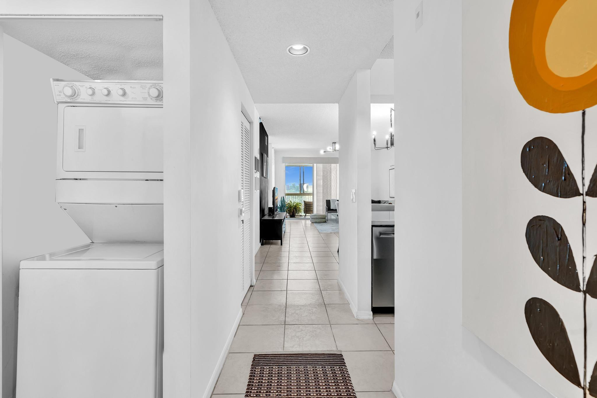 SOUTHAMPTON CONDOMINIUM J - Residential