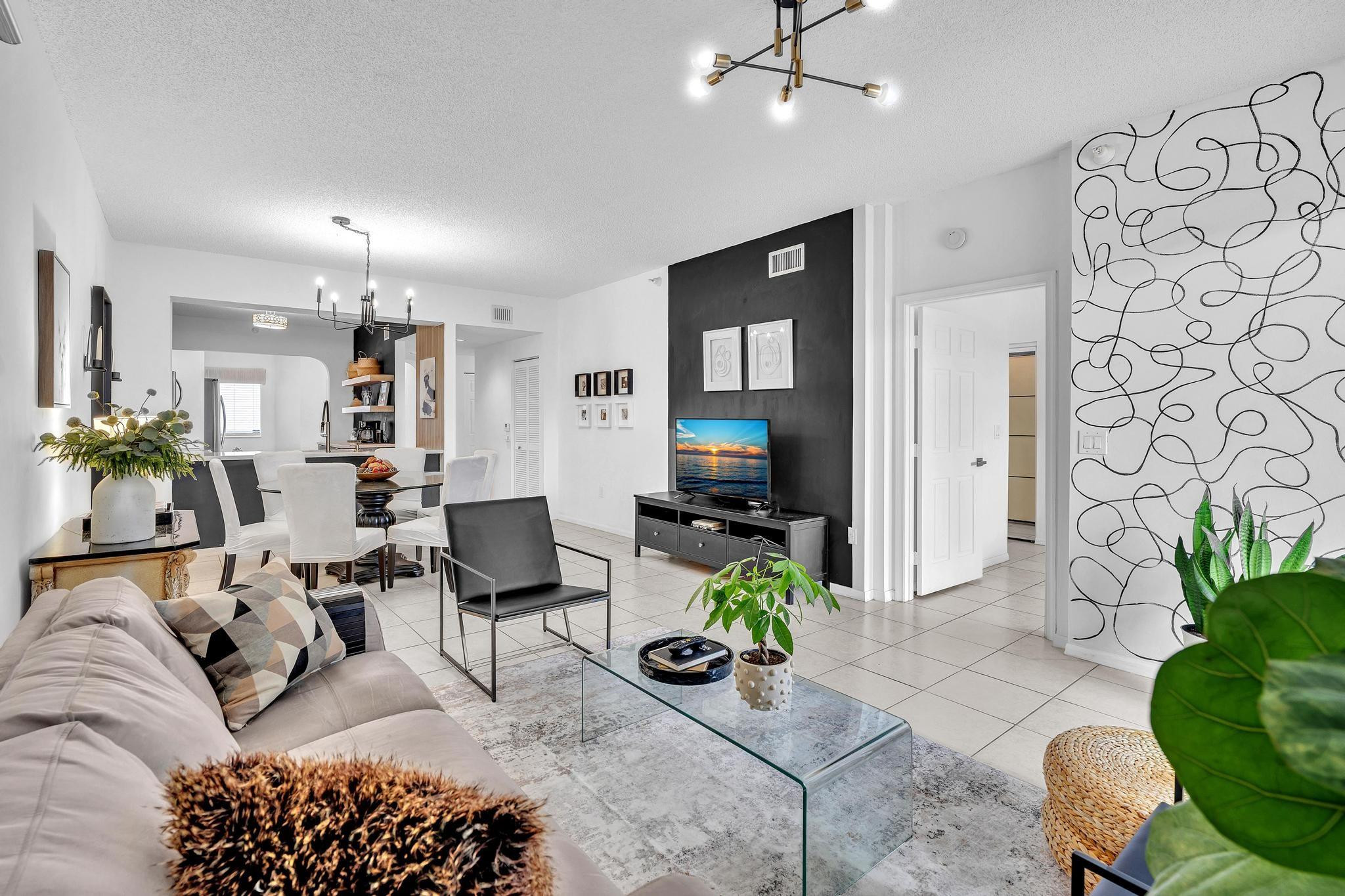 SOUTHAMPTON CONDOMINIUM J - Residential