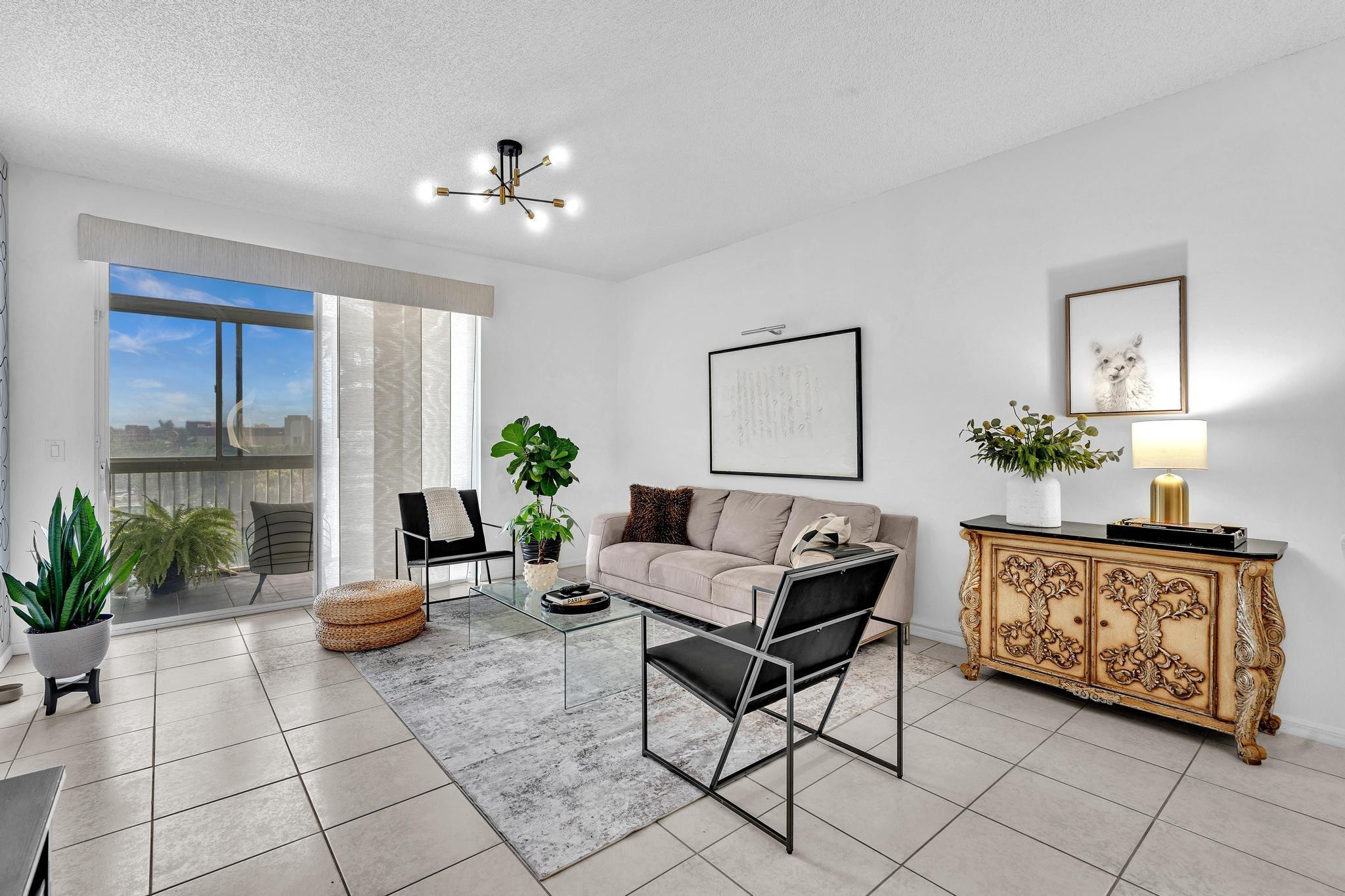 SOUTHAMPTON CONDOMINIUM J - Residential