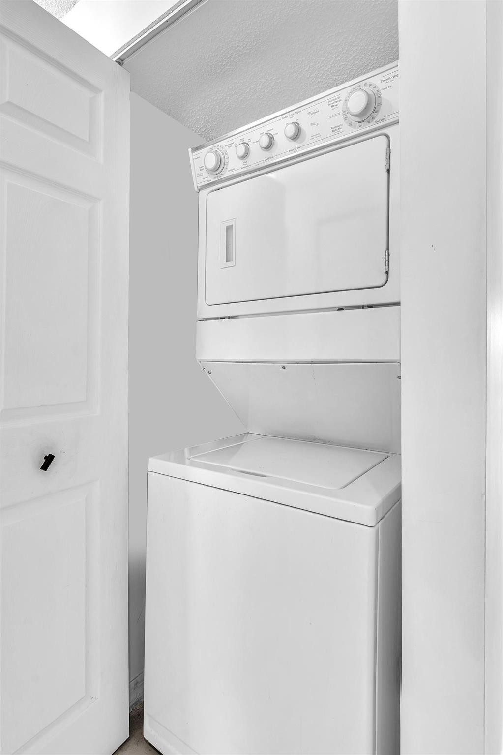 SOUTHAMPTON CONDOMINIUM J - Residential