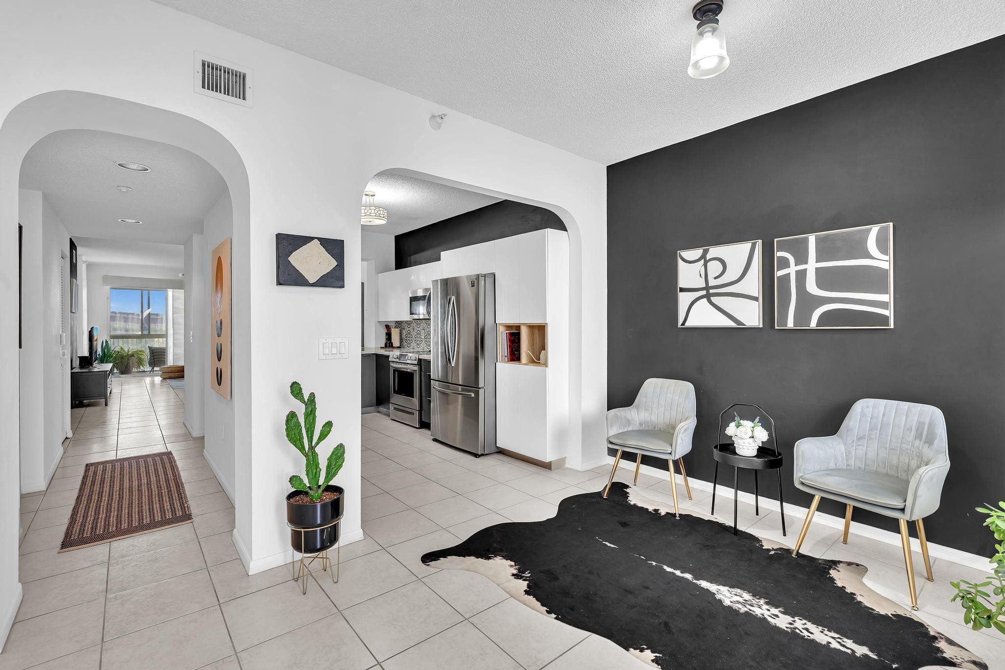 SOUTHAMPTON CONDOMINIUM J - Residential